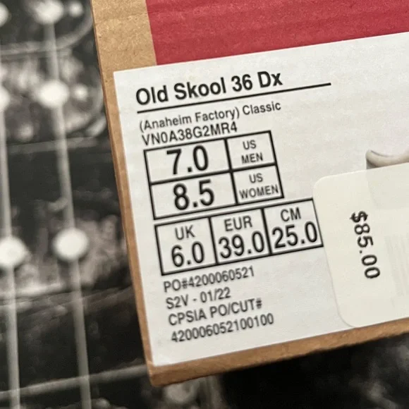 NIB Vans - Picture 11 of 12